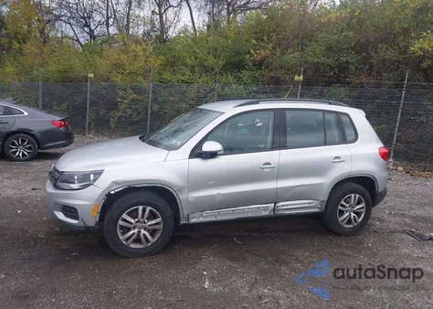 2017 Volkswagen Tiguan 2.0T/S z USA, uszkodzony, nr VIN WVGBV7AX8HK023830
